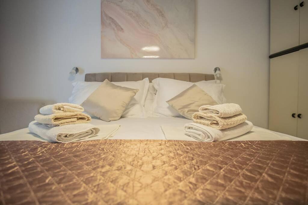 Studio Apartment Purple Sunset - 2+1 Baška Voda Kültér fotó
